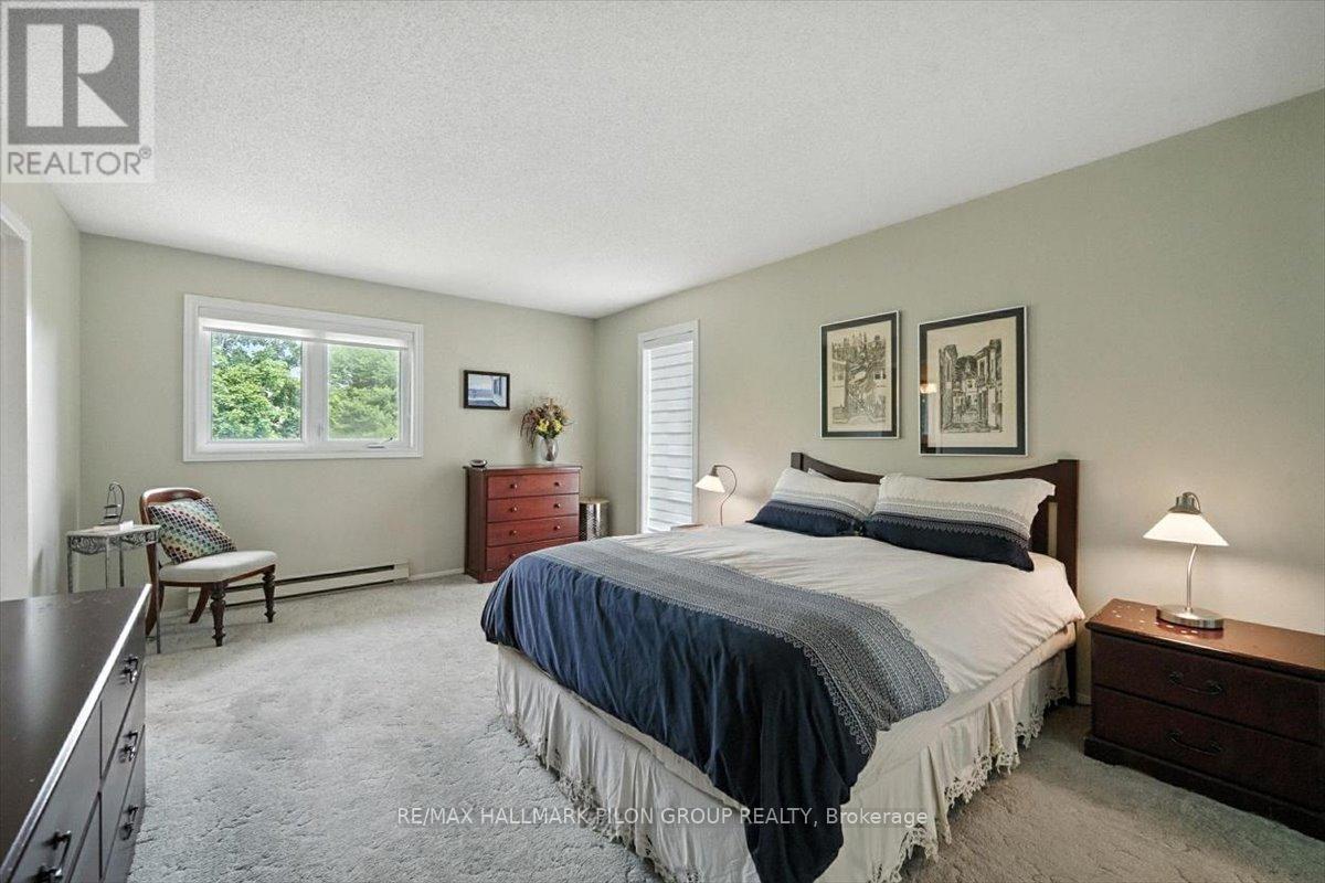 Photo 3 of 3351 Chilliwack Way, Ottawa ON