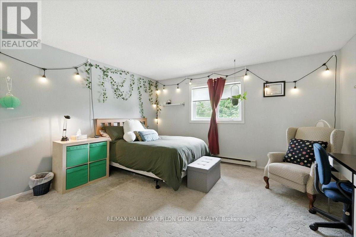 Photo 4 of 3351 Chilliwack Way, Ottawa ON