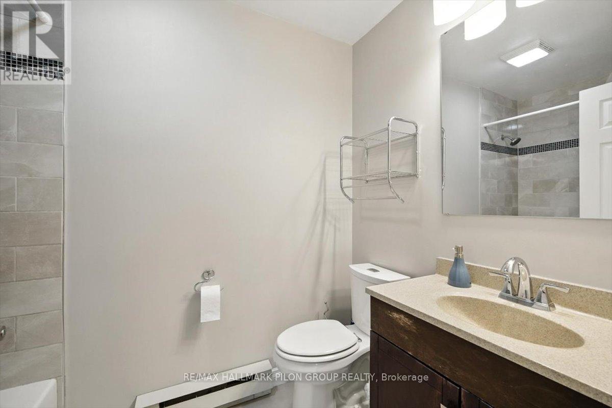Photo 18 of 3351 Chilliwack Way, Ottawa ON