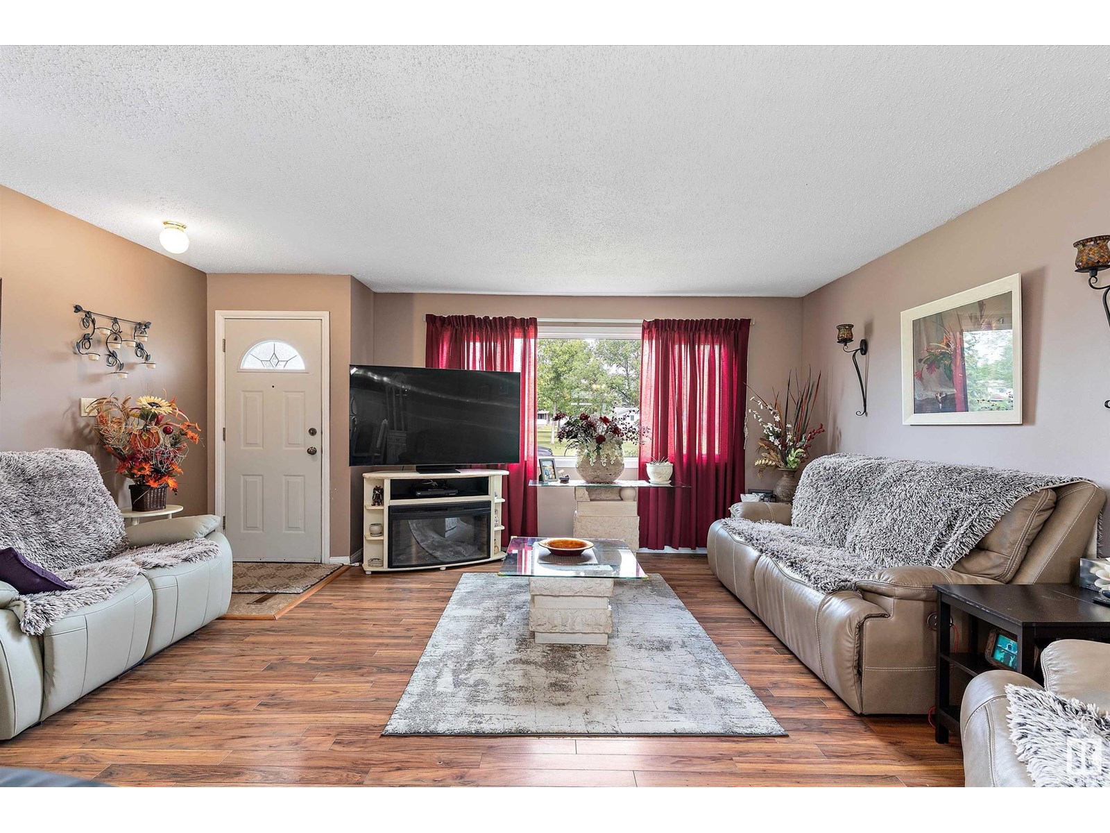 Photo 4 of 5611 142 Av Nw, Edmonton AB