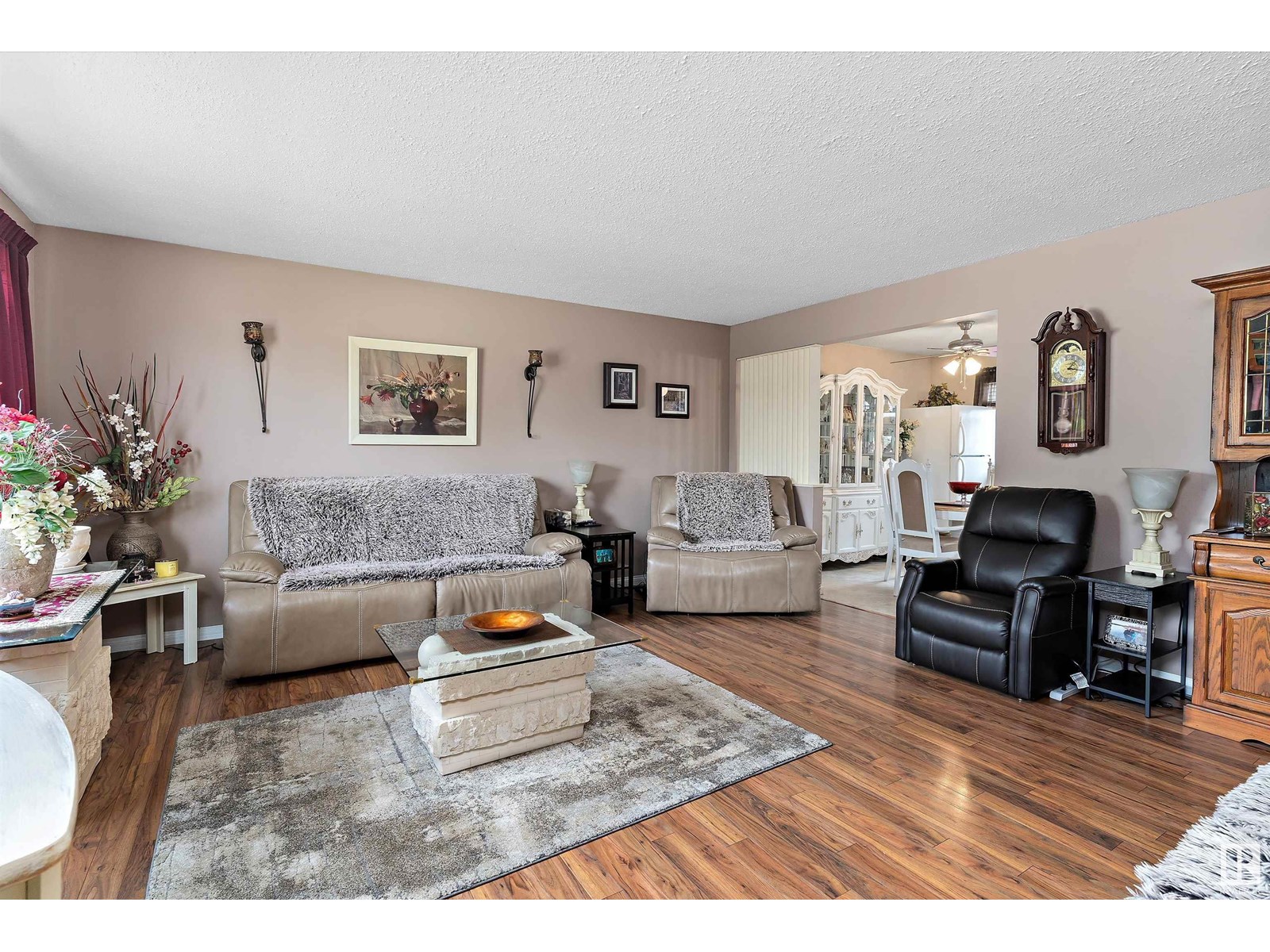 Photo 19 of 5611 142 Av Nw, Edmonton AB