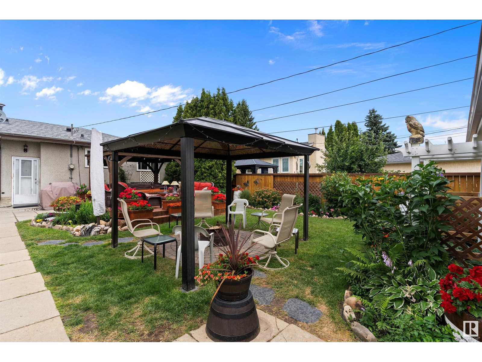 Photo 43 of 5611 142 Av Nw, Edmonton AB