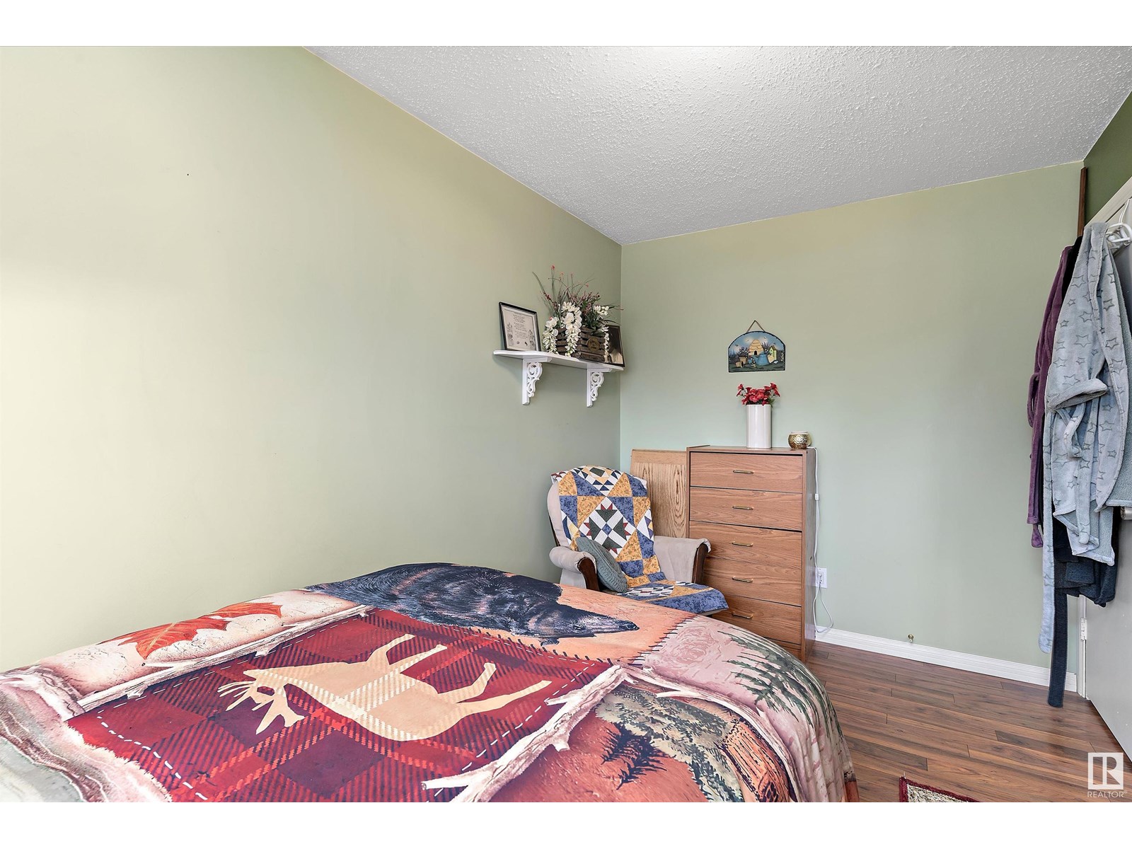 Photo 51 of 5611 142 Av Nw, Edmonton AB