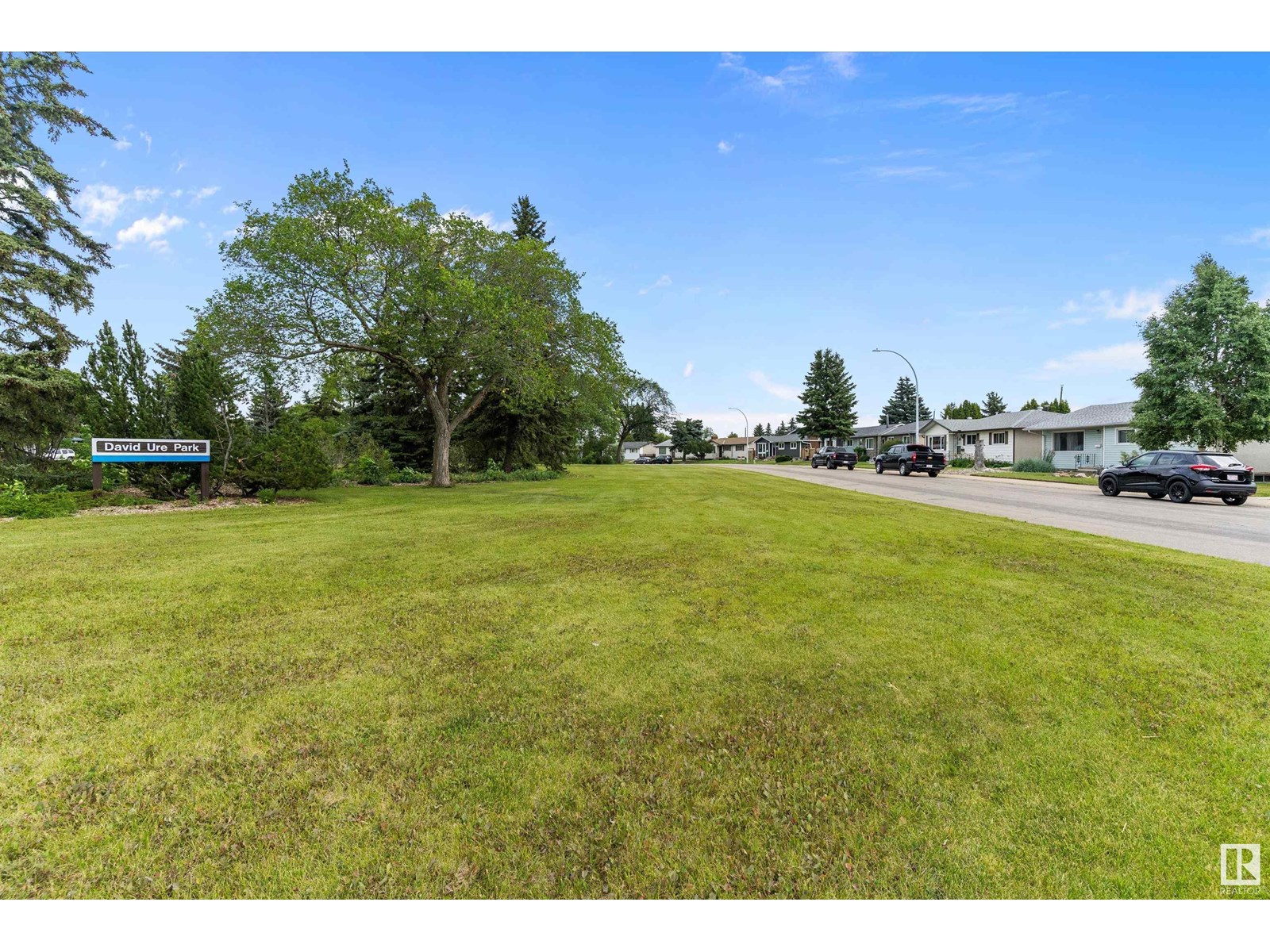 Photo 49 of 5611 142 Av Nw, Edmonton AB