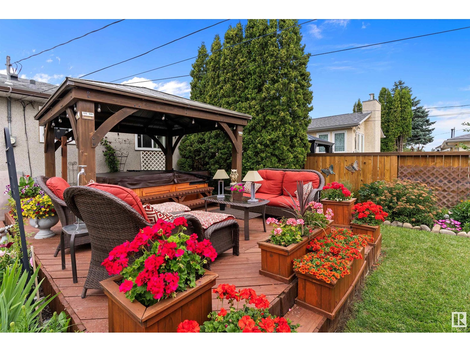 Photo 3 of 5611 142 Av Nw, Edmonton AB