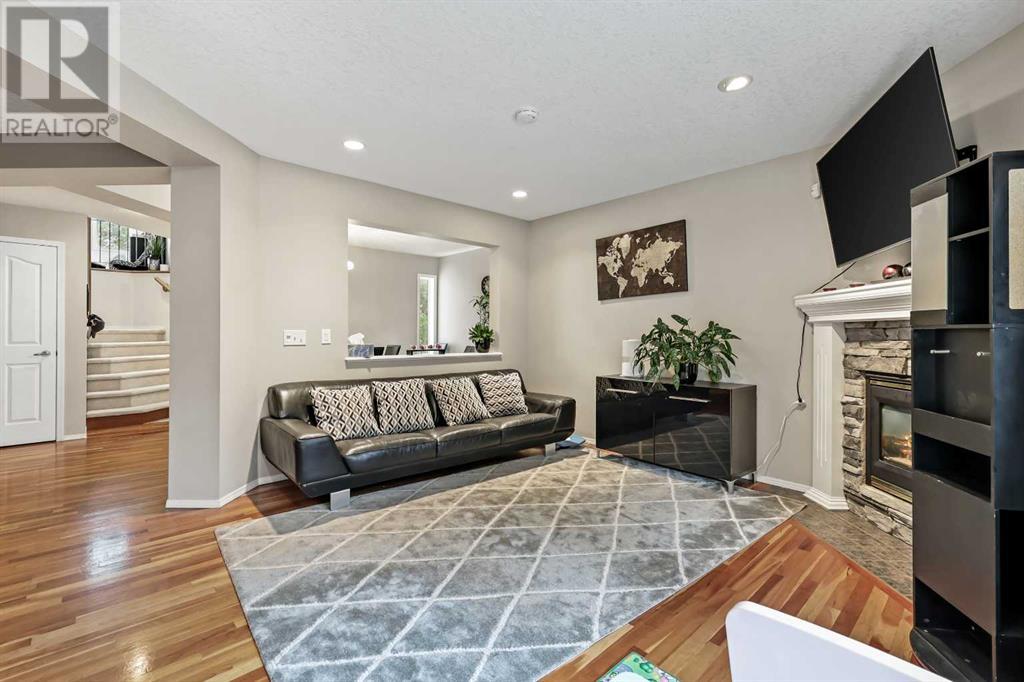 Single Family House for Sale in  Spring View SW Springbank Hill Calgary 