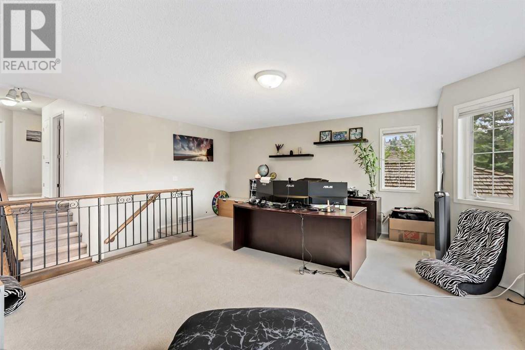 Single Family House for Sale in  Spring View SW Springbank Hill Calgary 