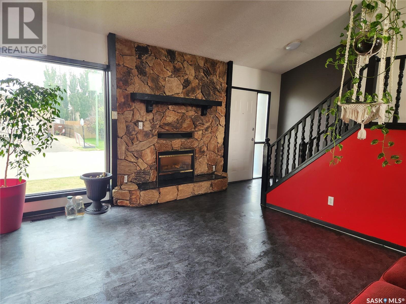 Photo 25 of 756 Golburn Crescent, Tisdale SK