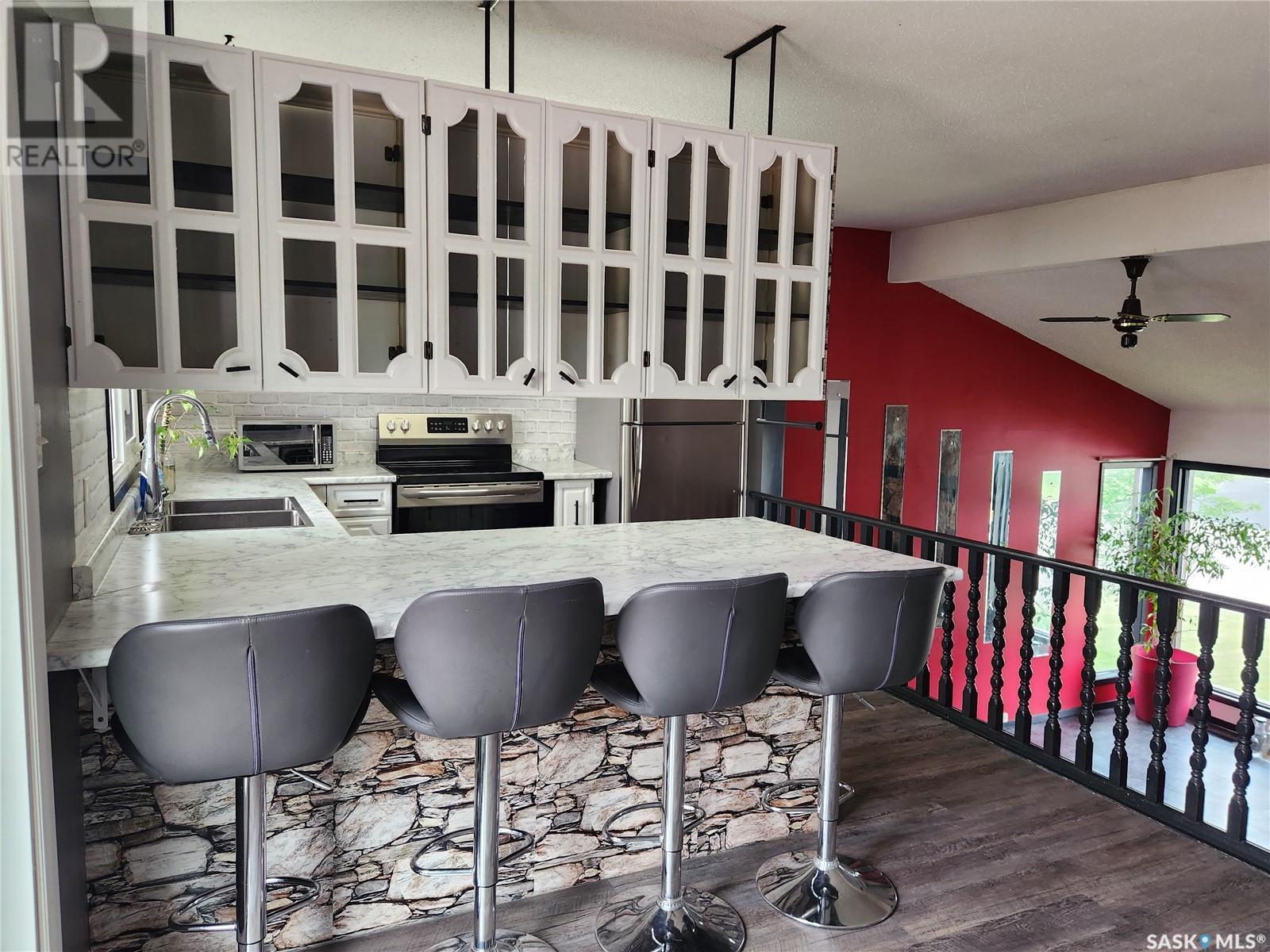 Photo 7 of 756 Golburn Crescent, Tisdale SK
