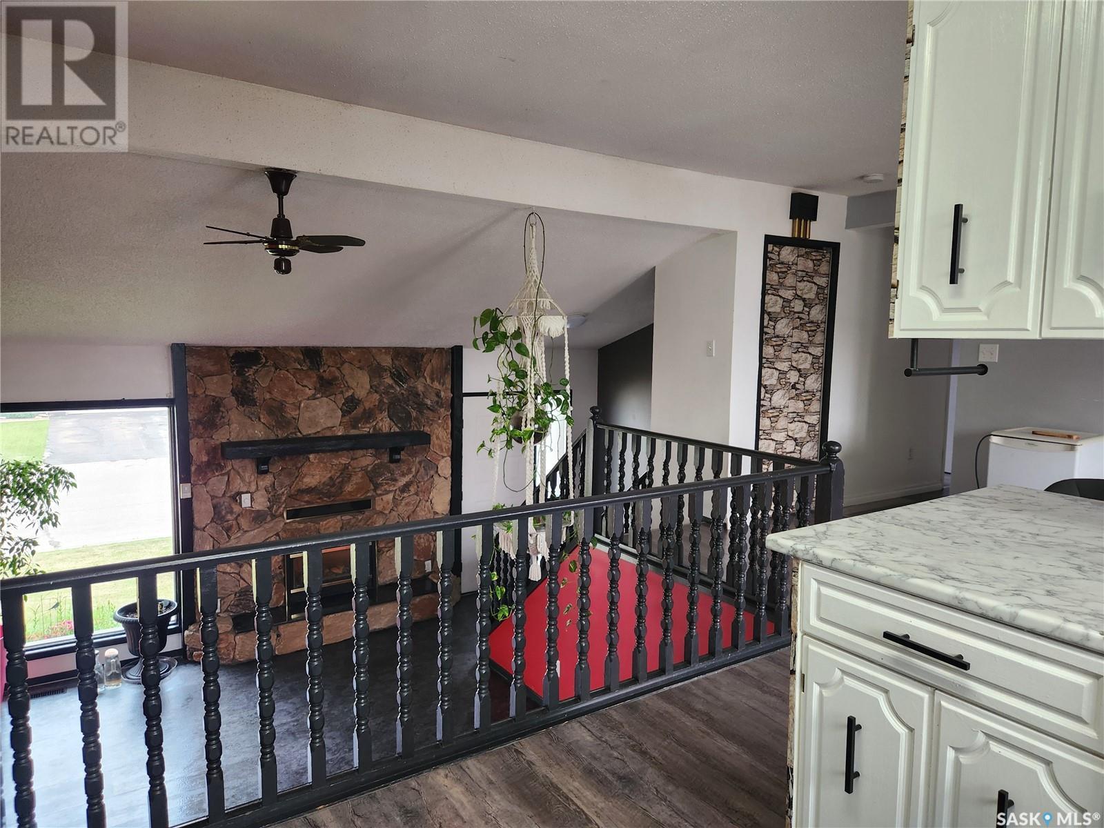 Photo 10 of 756 Golburn Crescent, Tisdale SK