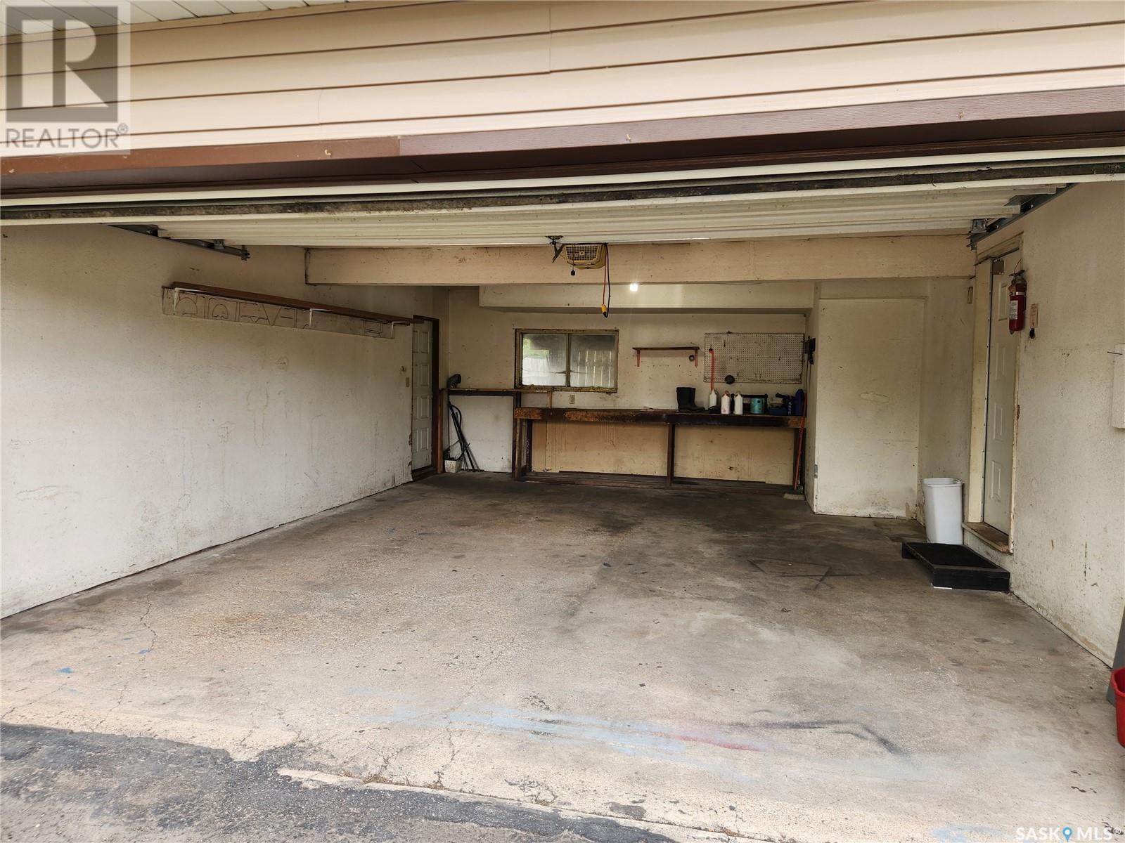 Photo 2 of 756 Golburn Crescent, Tisdale SK