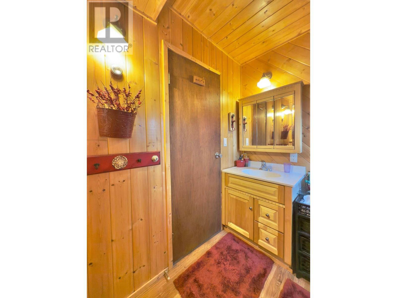 5650 HAGGENS POINT ROAD, Horsefly