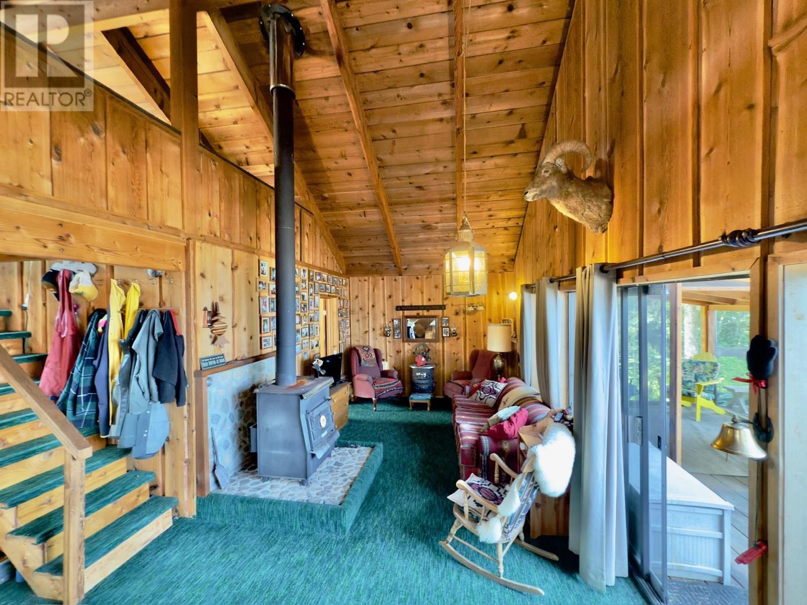 5650 HAGGENS POINT ROAD, Horsefly