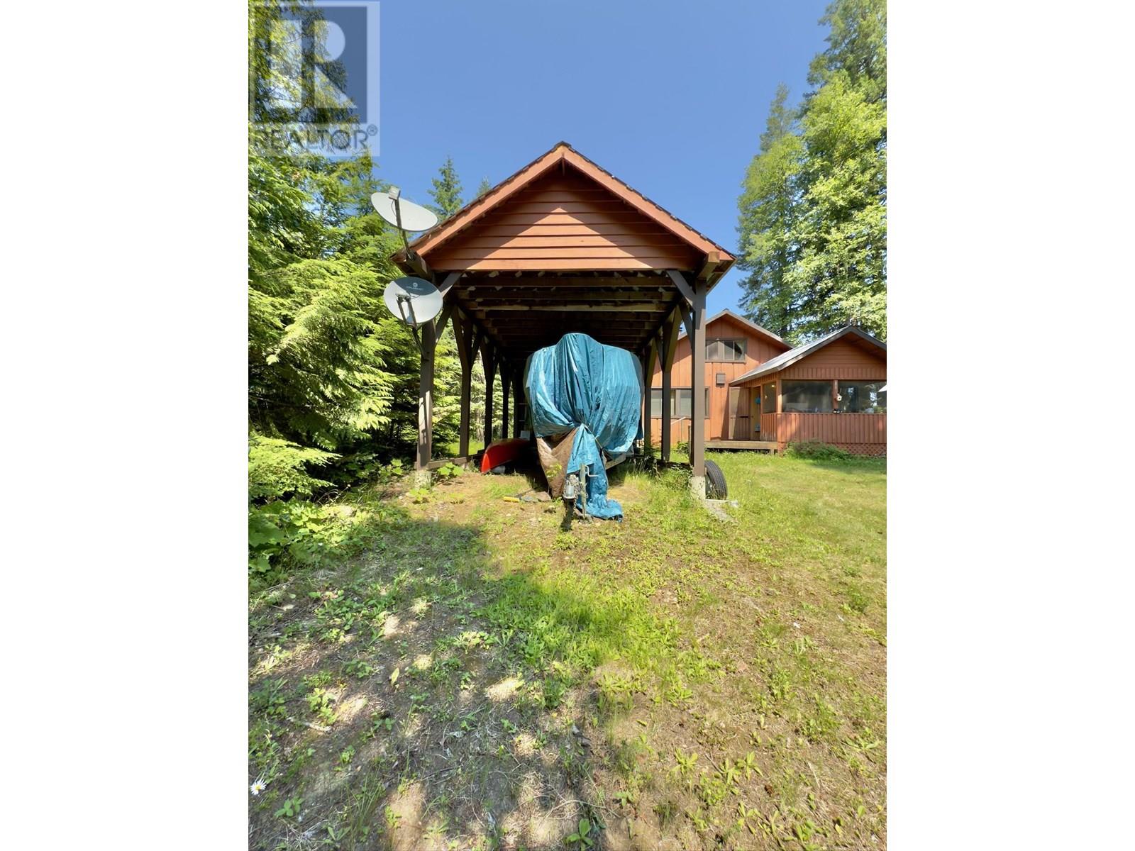 5650 HAGGENS POINT ROAD, Horsefly