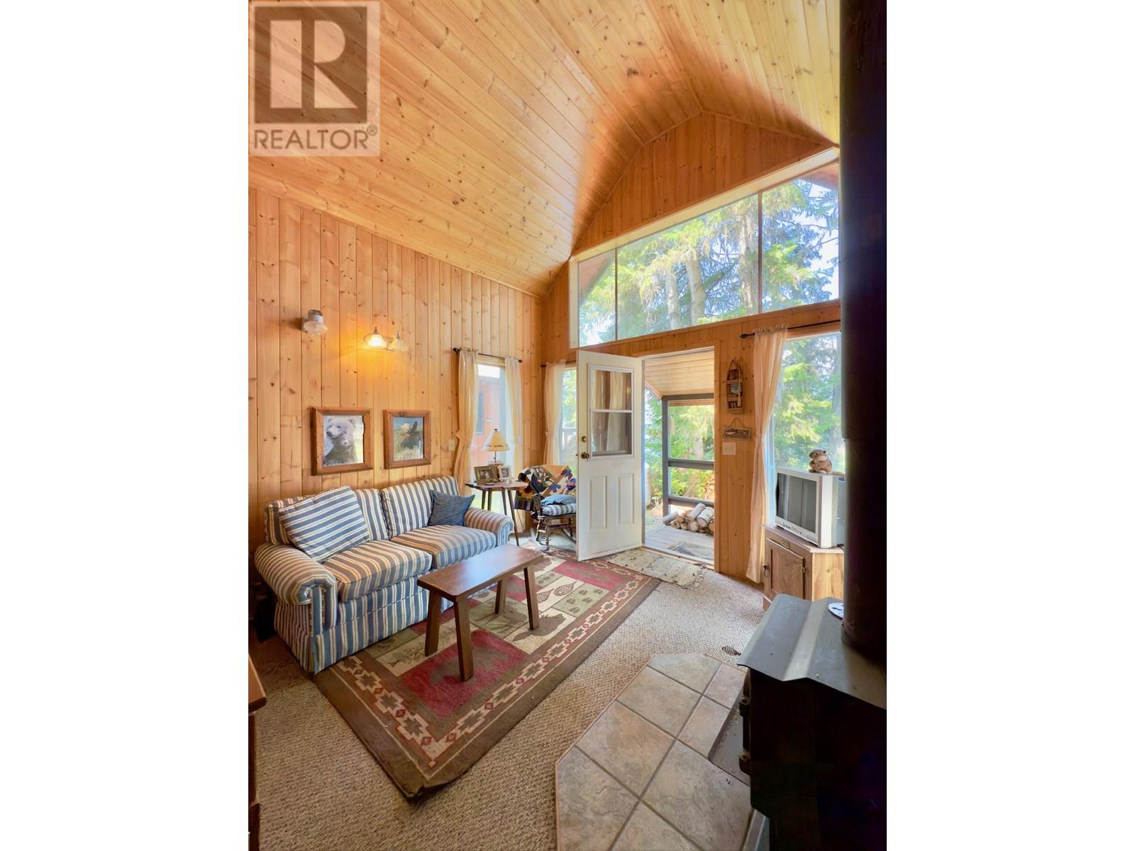 5650 HAGGENS POINT ROAD, Horsefly