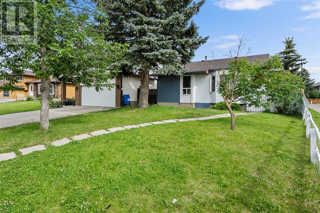 Single Family House Bungalow for Sale in  Templewood Road NE Temple Calgary 