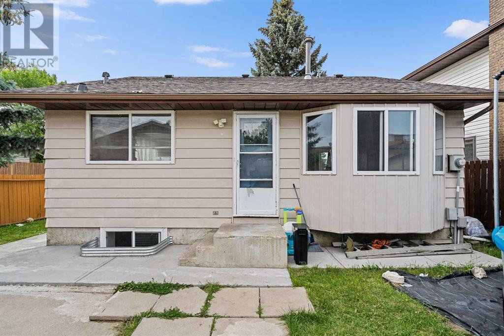 Single Family House Bungalow for Sale in  Templewood Road NE Temple Calgary 