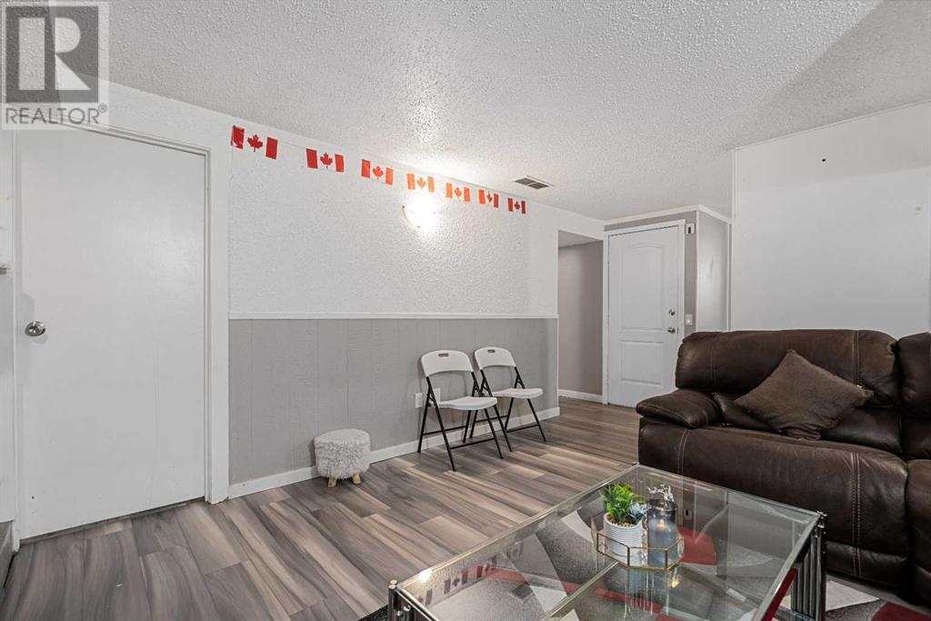 Single Family House Bungalow for Sale in  Templewood Road NE Temple Calgary 