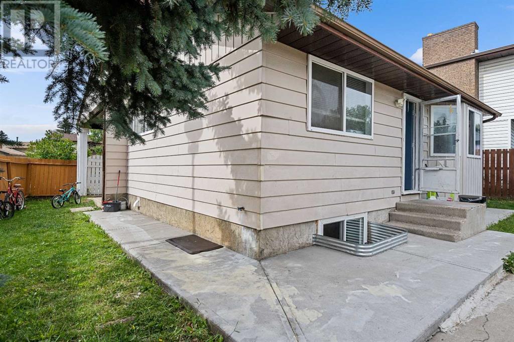 Single Family House Bungalow for Sale in  Templewood Road NE Temple Calgary 