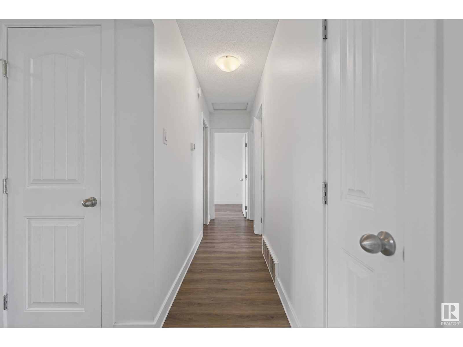 Photo 14 of 9015 135 A Av Nw, Edmonton AB