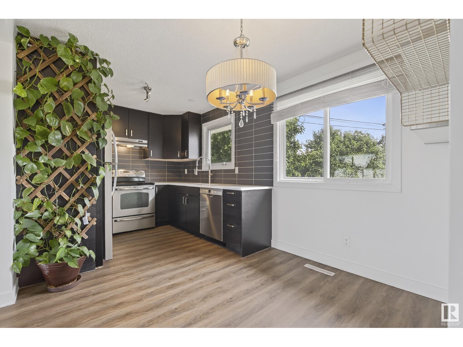 Photo 3 of 9015 135 A Av Nw, Edmonton AB