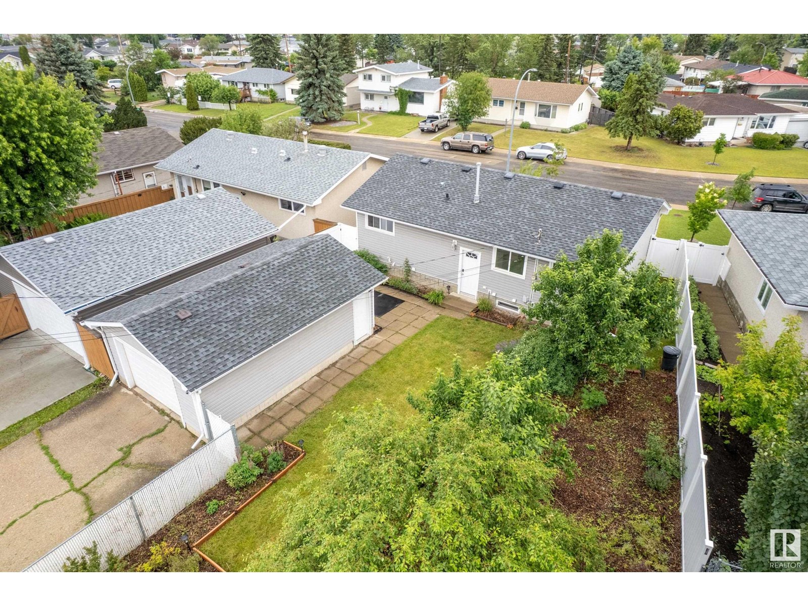 Photo 41 of 9015 135 A Av Nw, Edmonton AB