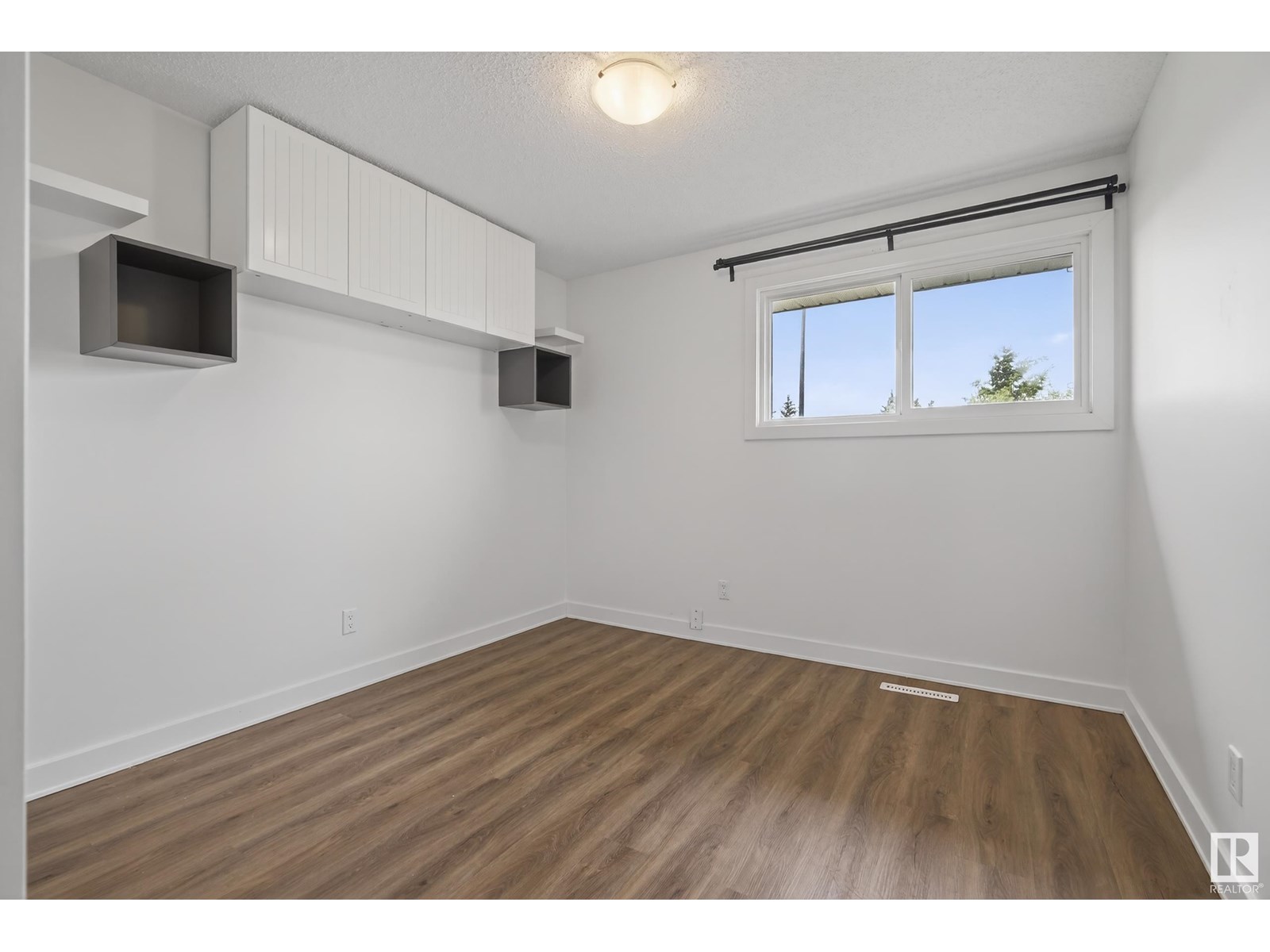 Photo 24 of 9015 135 A Av Nw, Edmonton AB