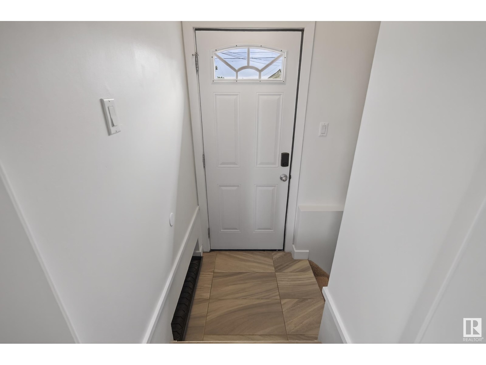 Photo 26 of 9015 135 A Av Nw, Edmonton AB