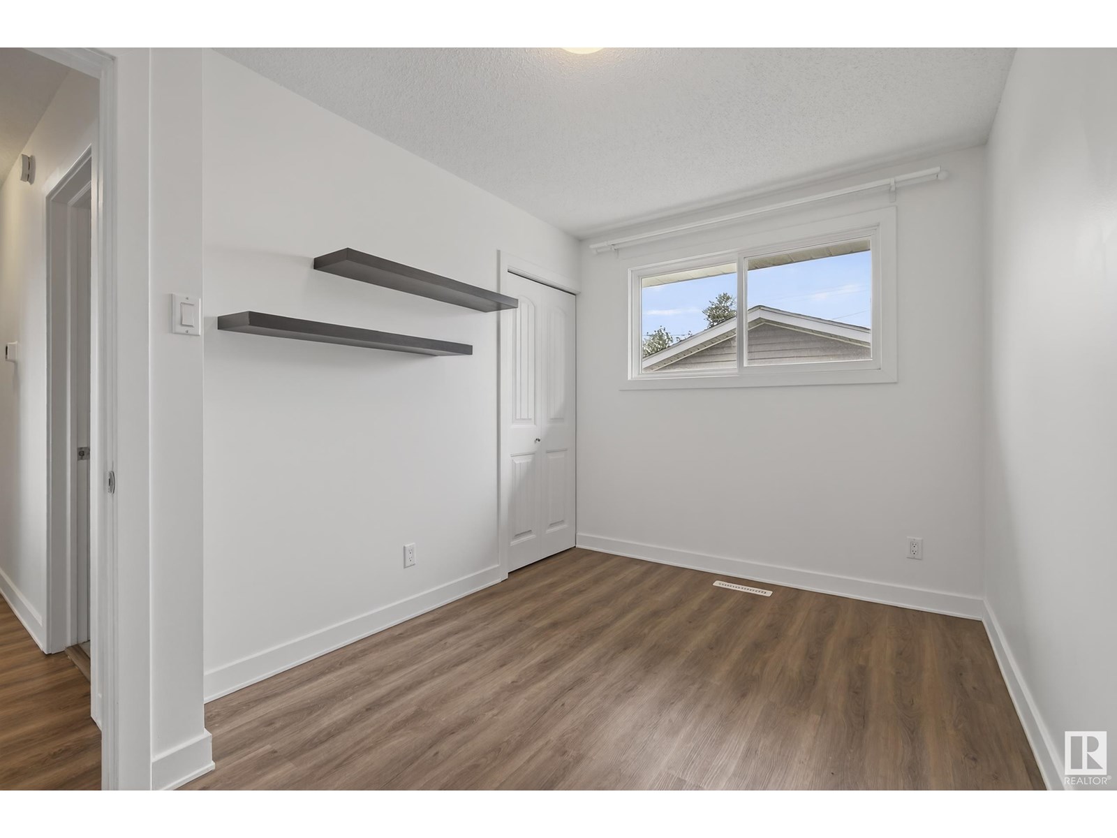 Photo 17 of 9015 135 A Av Nw, Edmonton AB