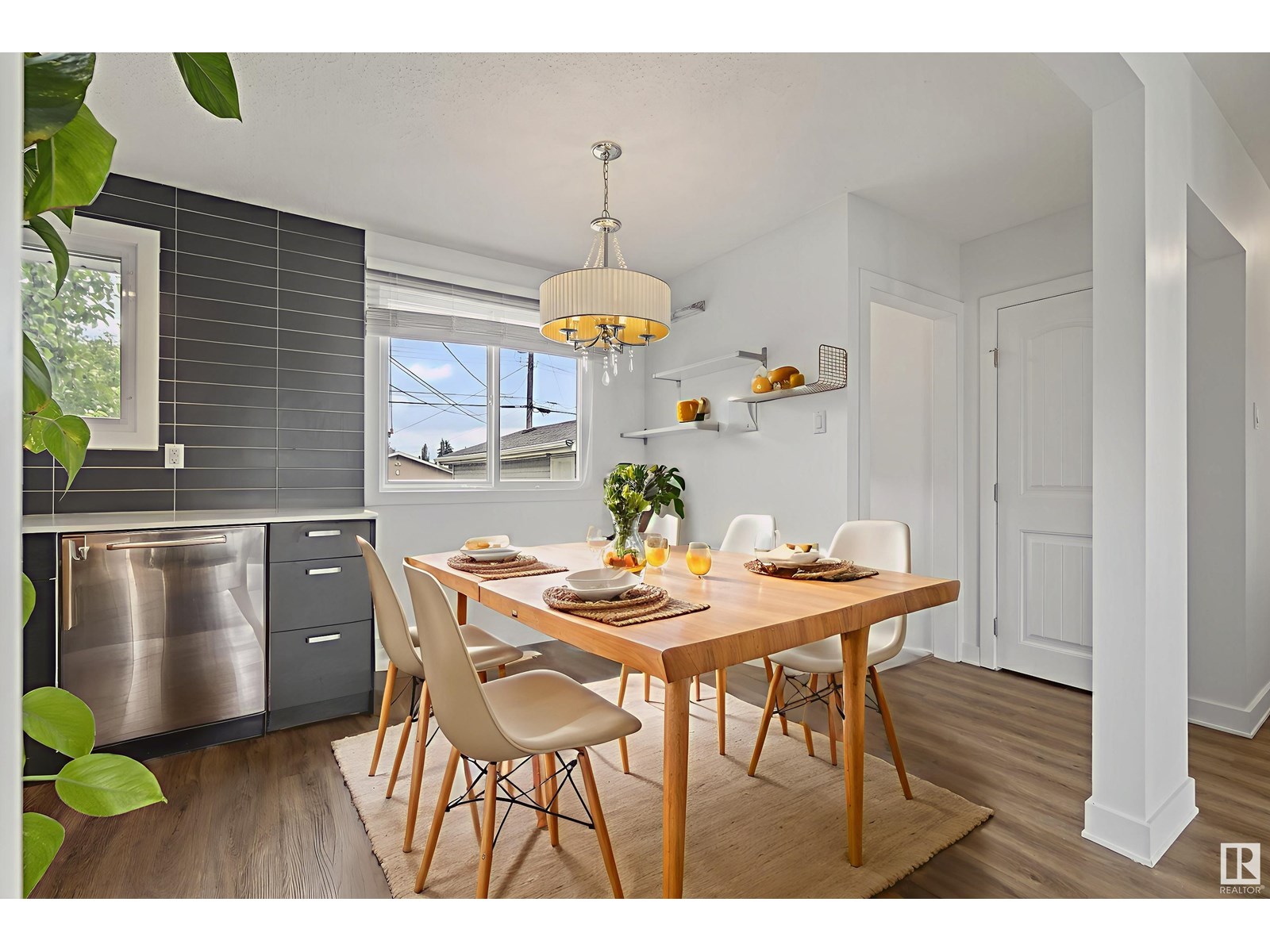 Photo 12 of 9015 135 A Av Nw, Edmonton AB