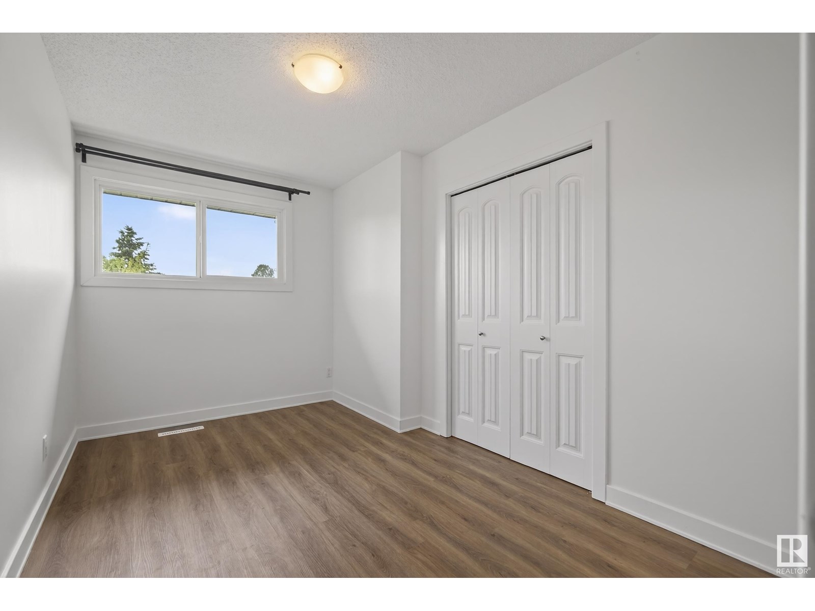 Photo 20 of 9015 135 A Av Nw, Edmonton AB