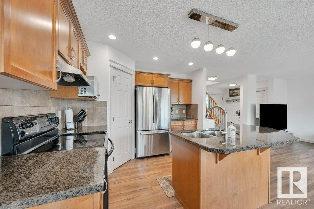 Photo 6 of 6004 5 Av Sw, Edmonton AB