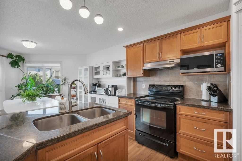 Photo 8 of 6004 5 Av Sw, Edmonton AB
