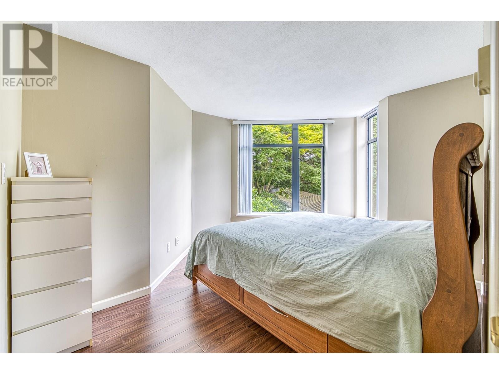 Photo 10 of 206 4505 Hazel Street, Burnaby BC