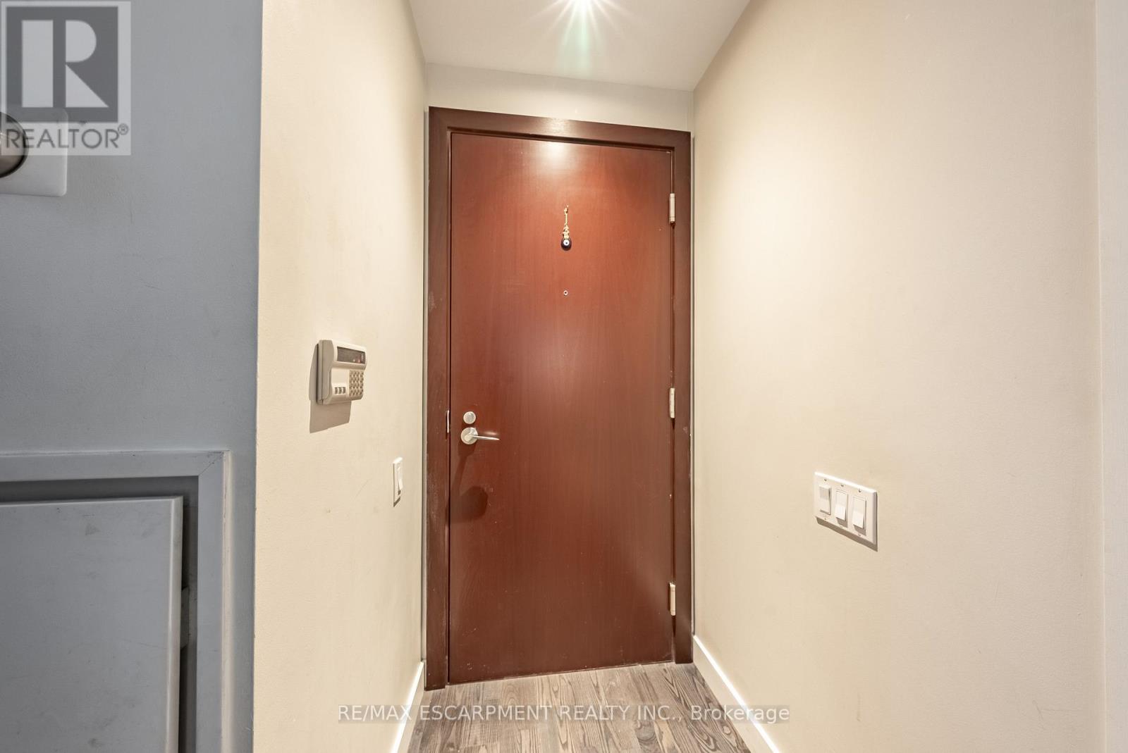 Photo 10 of 428 75 Portland Street, Toronto ON
