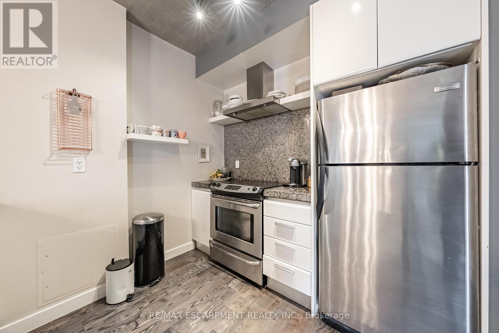 Photo 15 of 428 75 Portland Street, Toronto ON