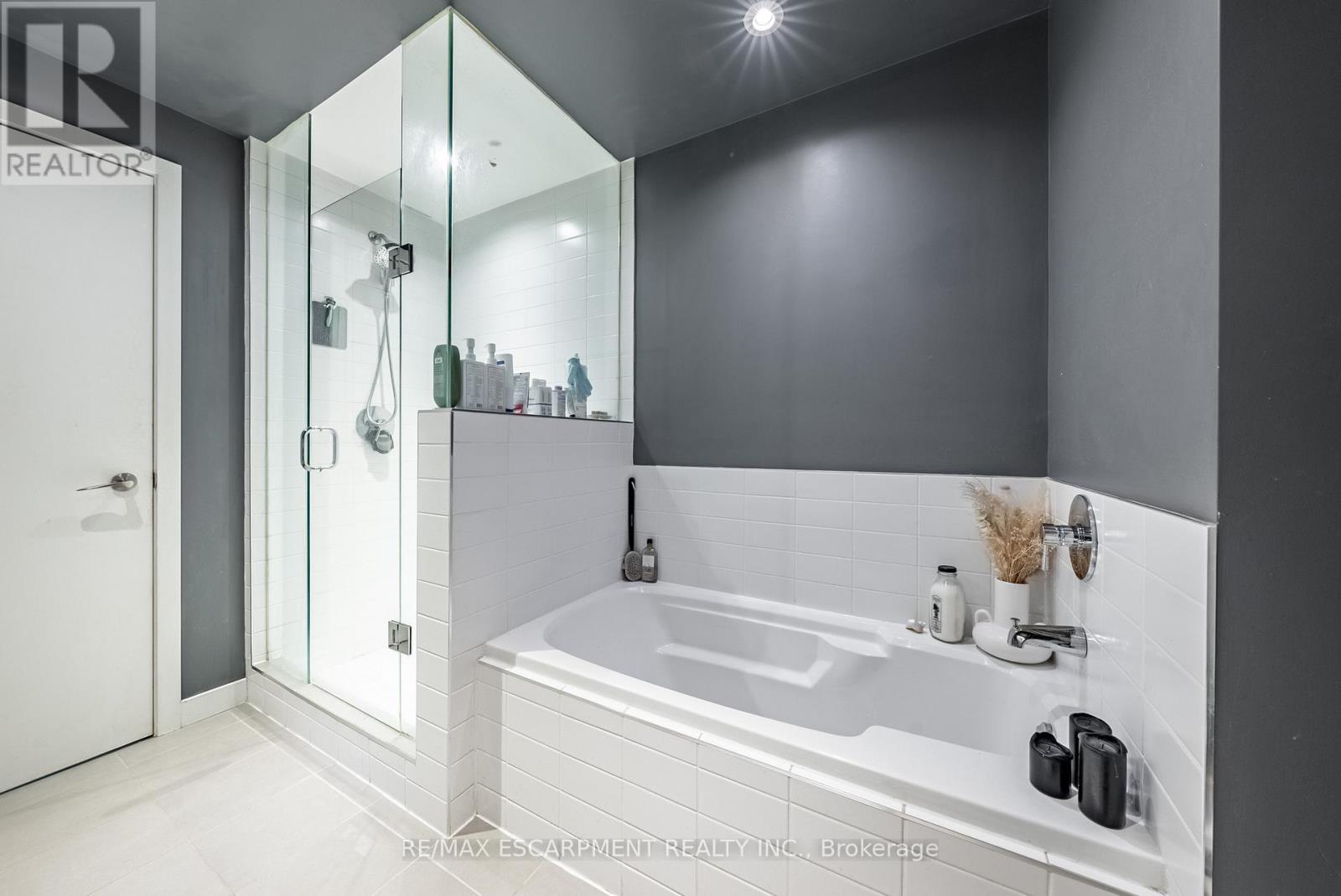 Photo 25 of 428 75 Portland Street, Toronto ON