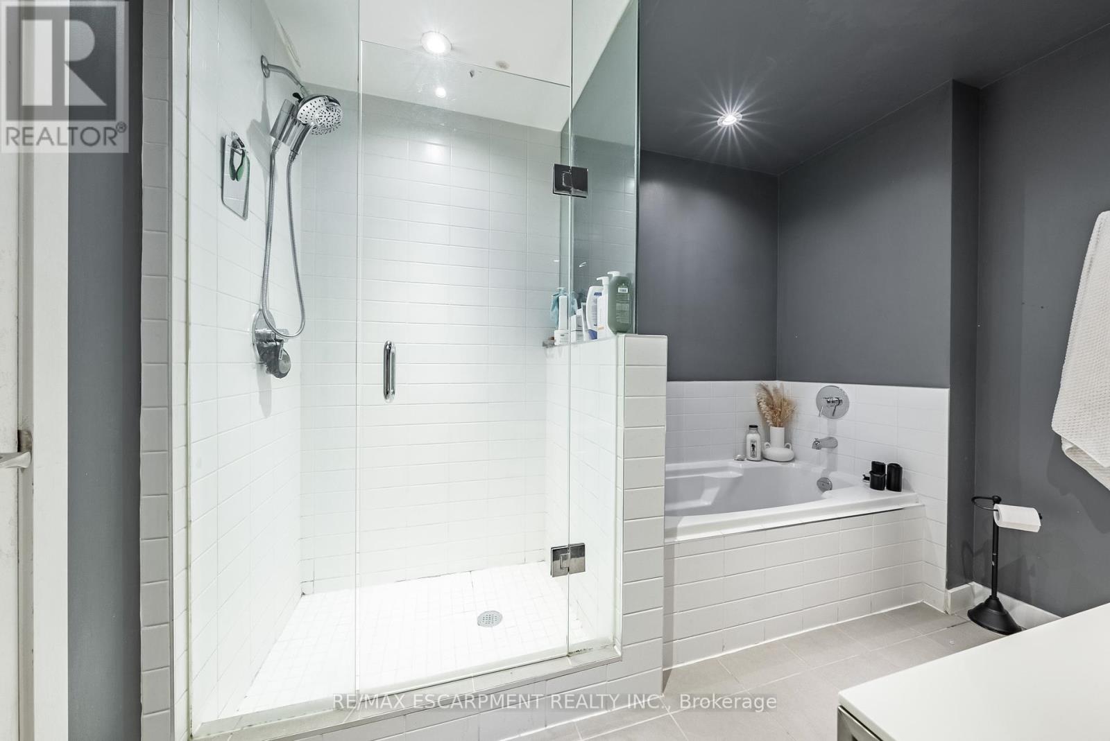 Photo 26 of 428 75 Portland Street, Toronto ON