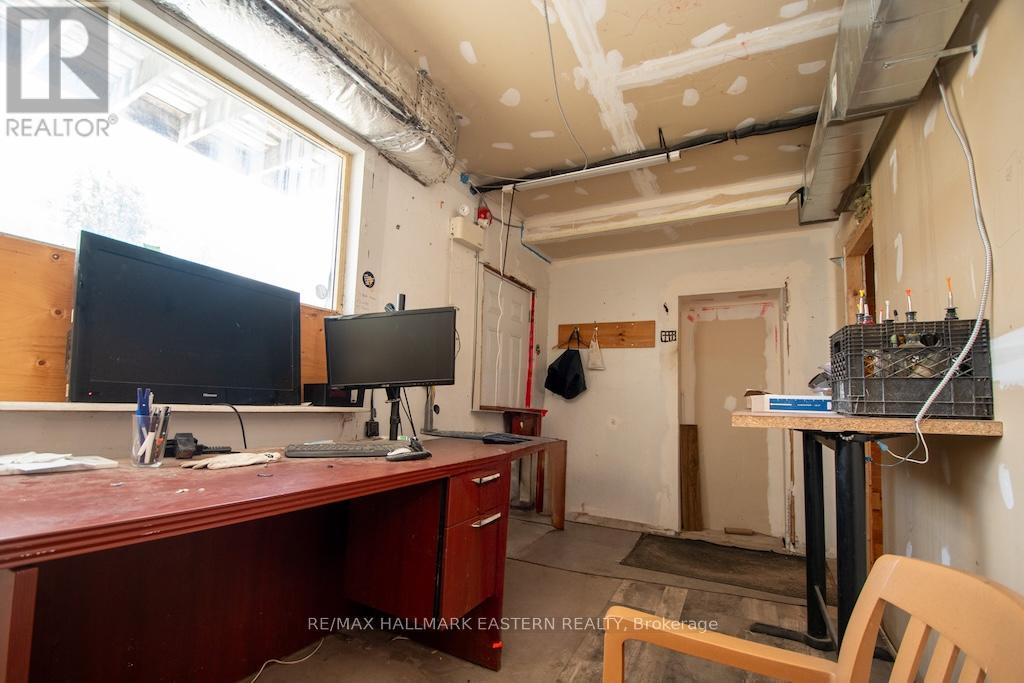 Photo 24 of 197 Hunter Street W, Peterborough Central ON