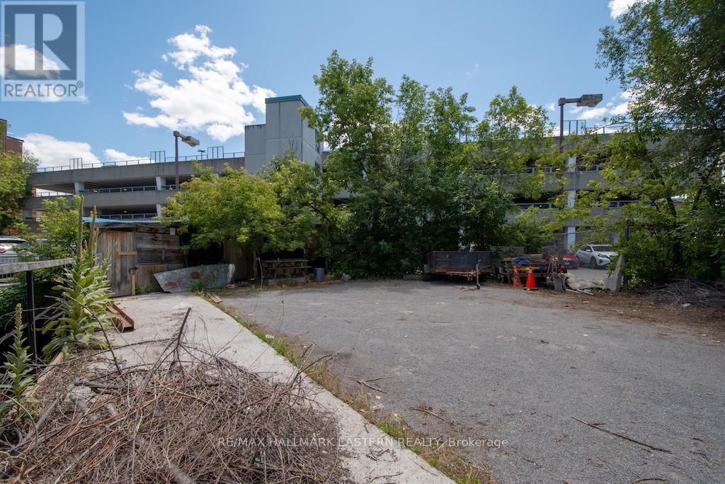 Photo 46 of 197 Hunter Street W, Peterborough Central ON