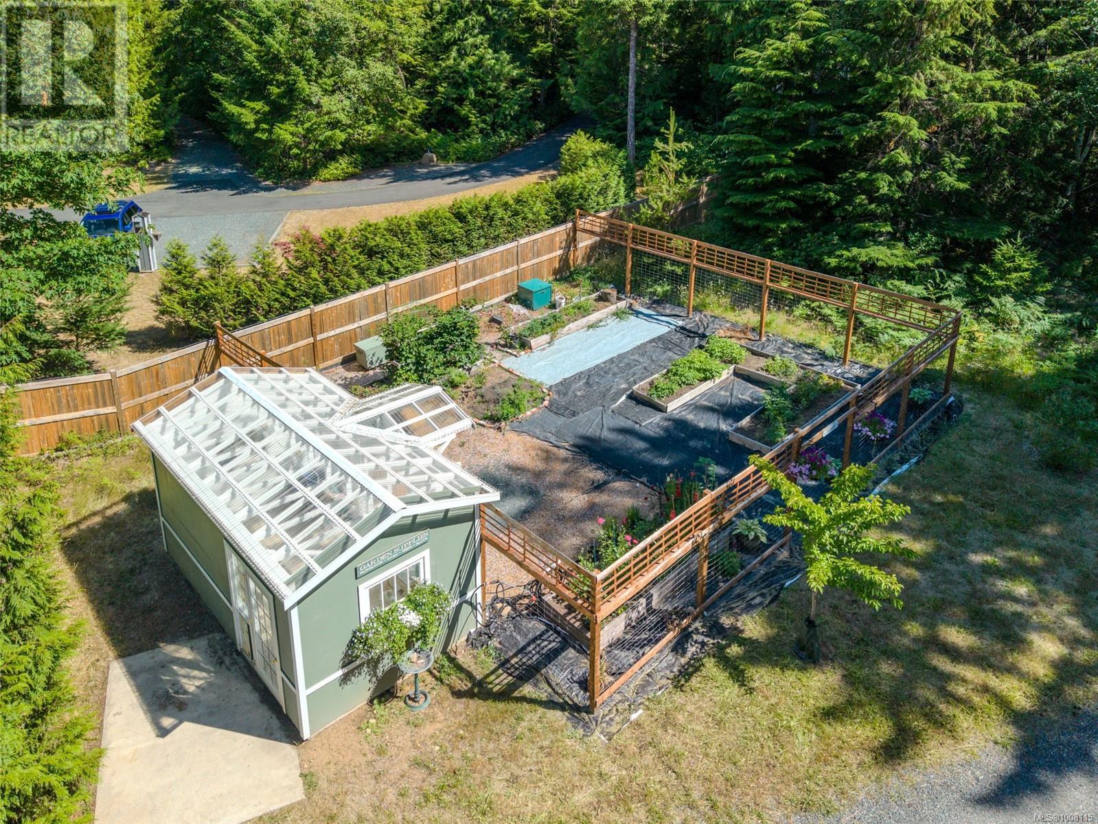 Photo 10 of 3005 Christie Rd, Qualicum Beach BC
