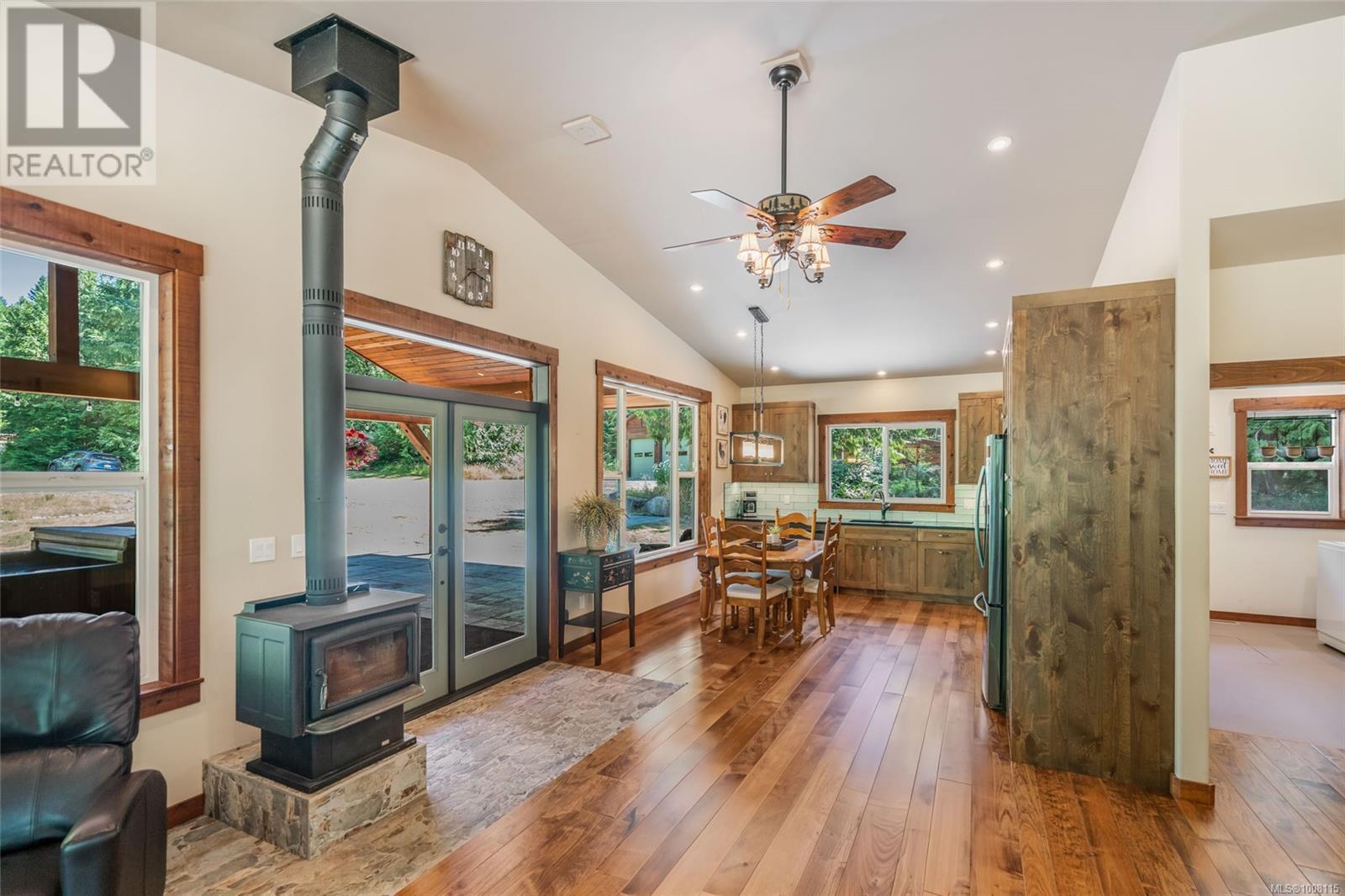 Photo 5 of 3005 Christie Rd, Qualicum Beach BC
