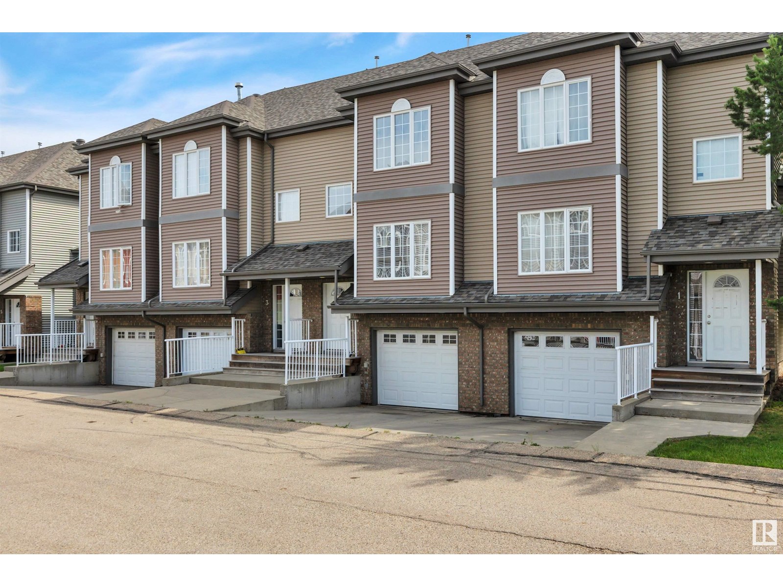 Photo 3 of 2 5102 30 Av, Beaumont AB