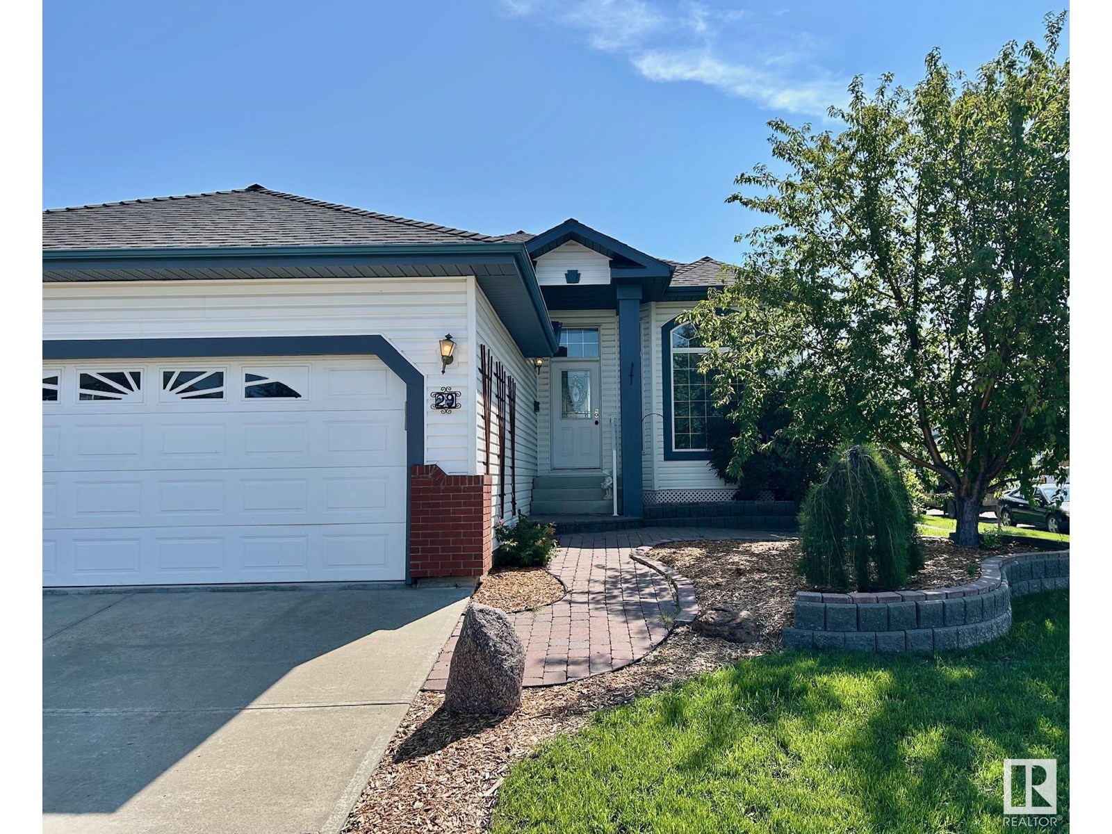 Photo 28 of 29 Rue Bouchard, Beaumont AB