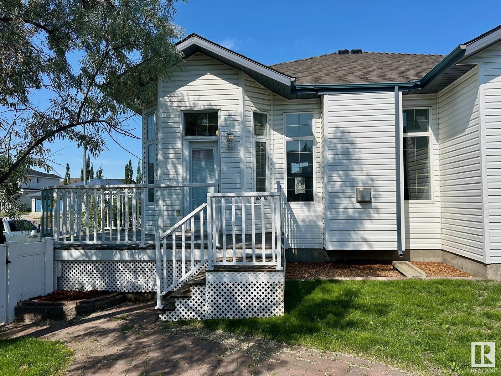 Photo 7 of 29 Rue Bouchard, Beaumont AB