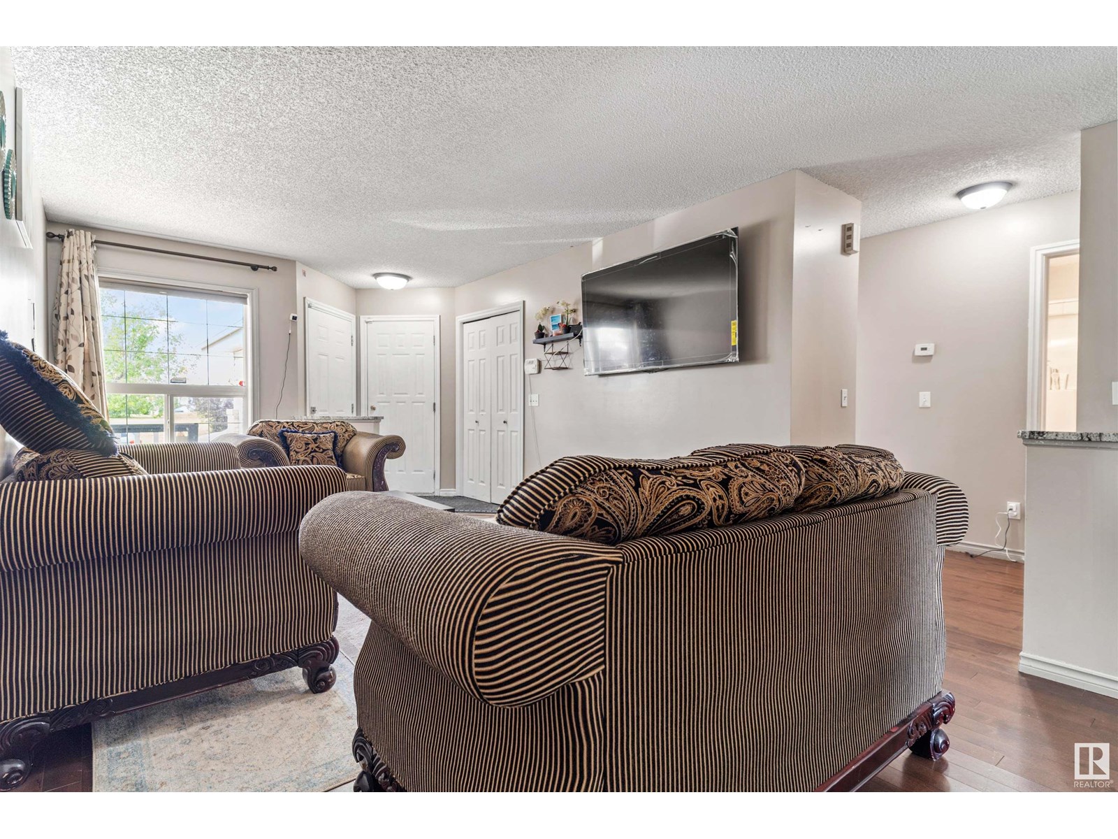 Photo 27 of 3603 23 St Nw, Edmonton AB