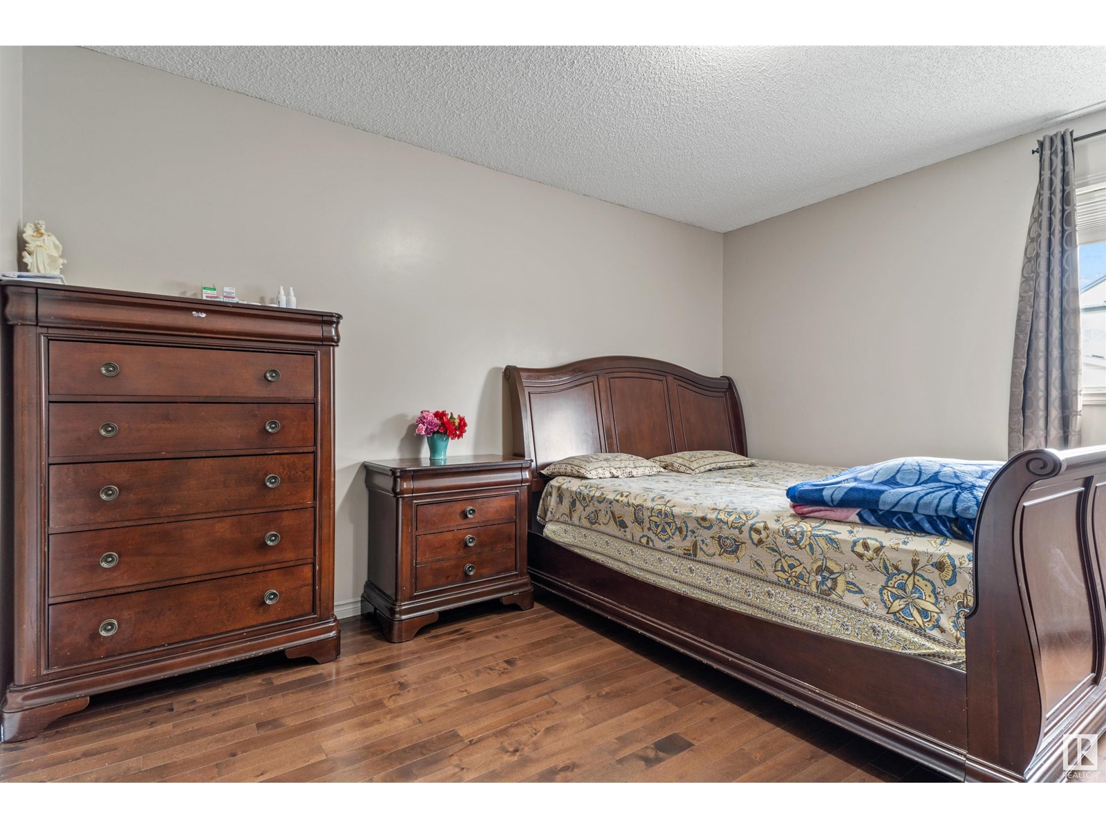 Photo 25 of 3603 23 St Nw, Edmonton AB