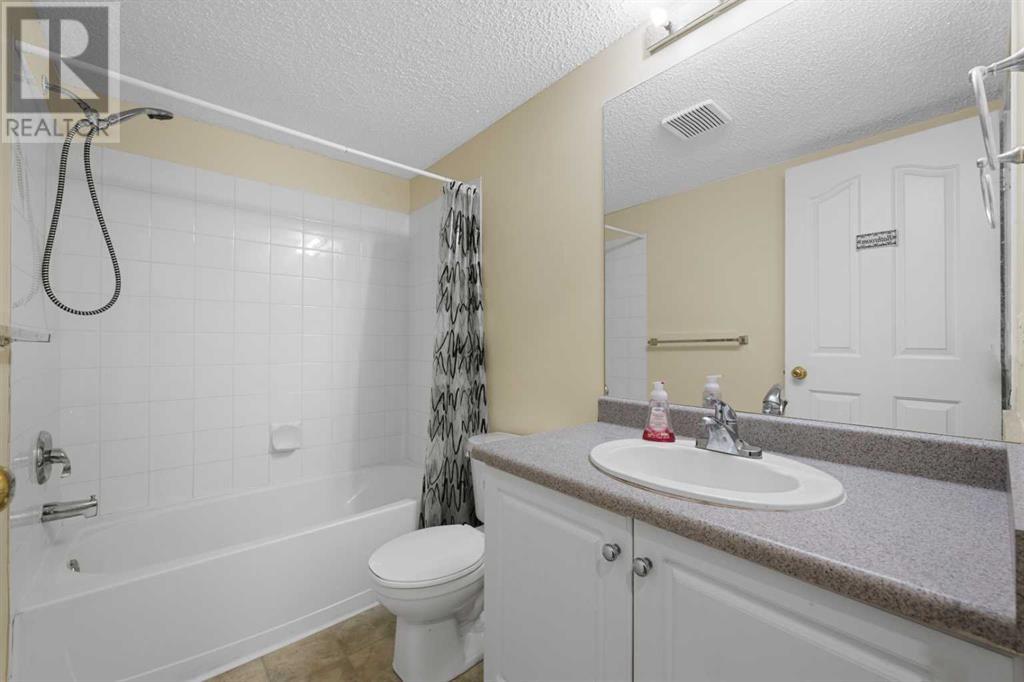 Single Family House for Sale in   Valleyview Park SE Dover Calgary 
