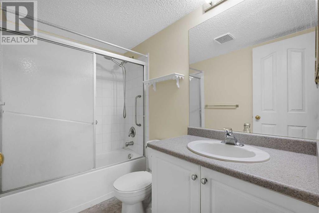 Single Family House for Sale in   Valleyview Park SE Dover Calgary 