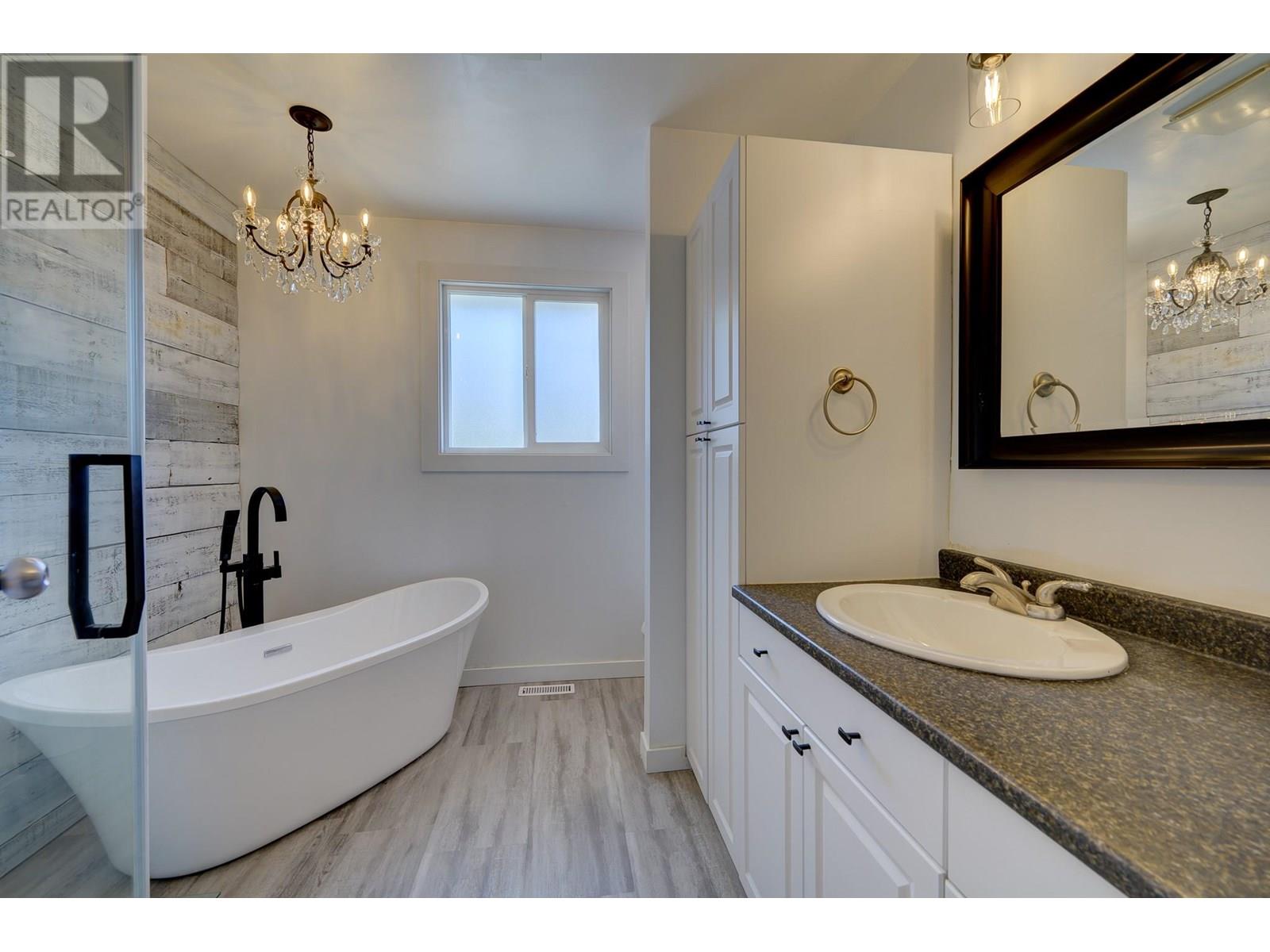 Photo 5 of 2505 Sandalwood Drive, Kamloops BC